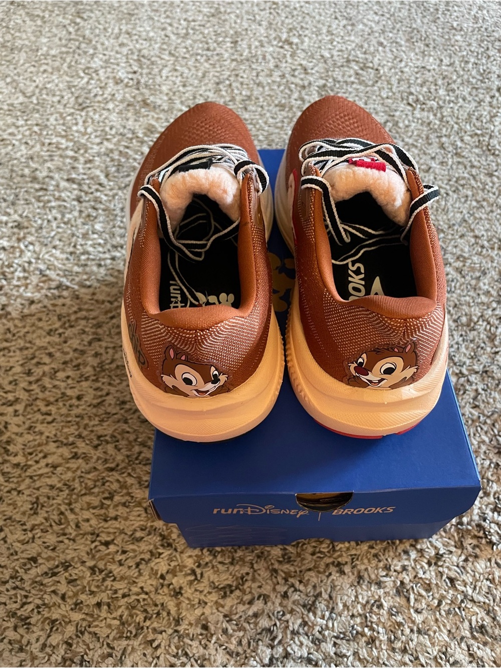 Brooks Run Disney Chip And Dale Ghost 17 Running Shoes Sneakers - Picture 5 of 8